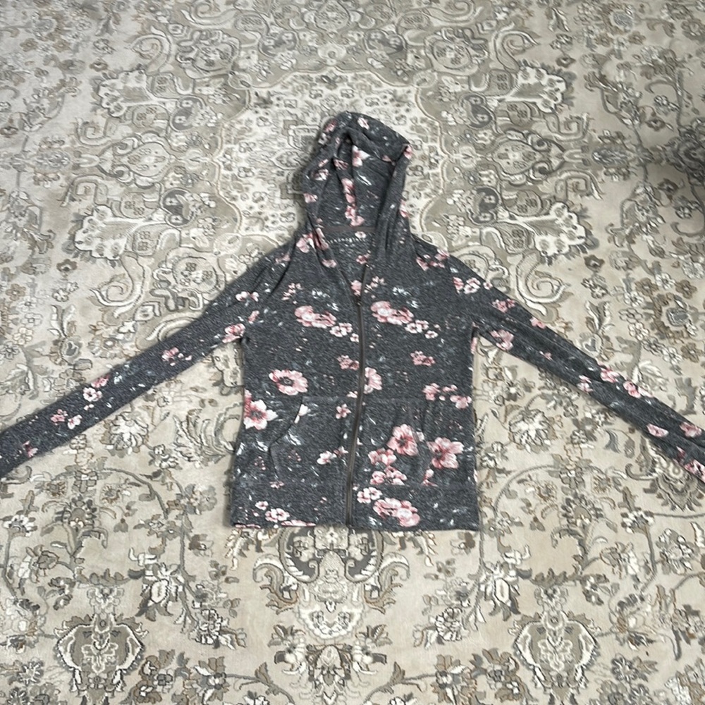 AEROPOSTALE Floral Thin Zip-up Size Medium